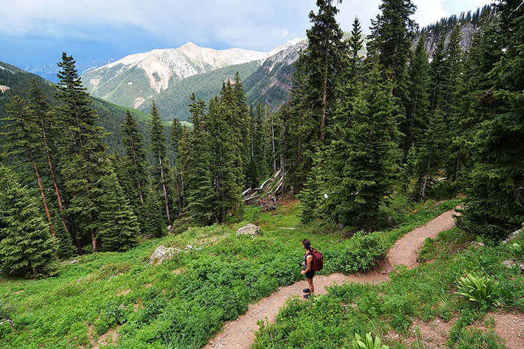 Hiking_to_the_Ice_Lakes._San_Juan_National_Forest,_Colorado.jpg
